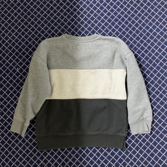 Zara Sweater + Sweatshirt - Picture 4 of 9